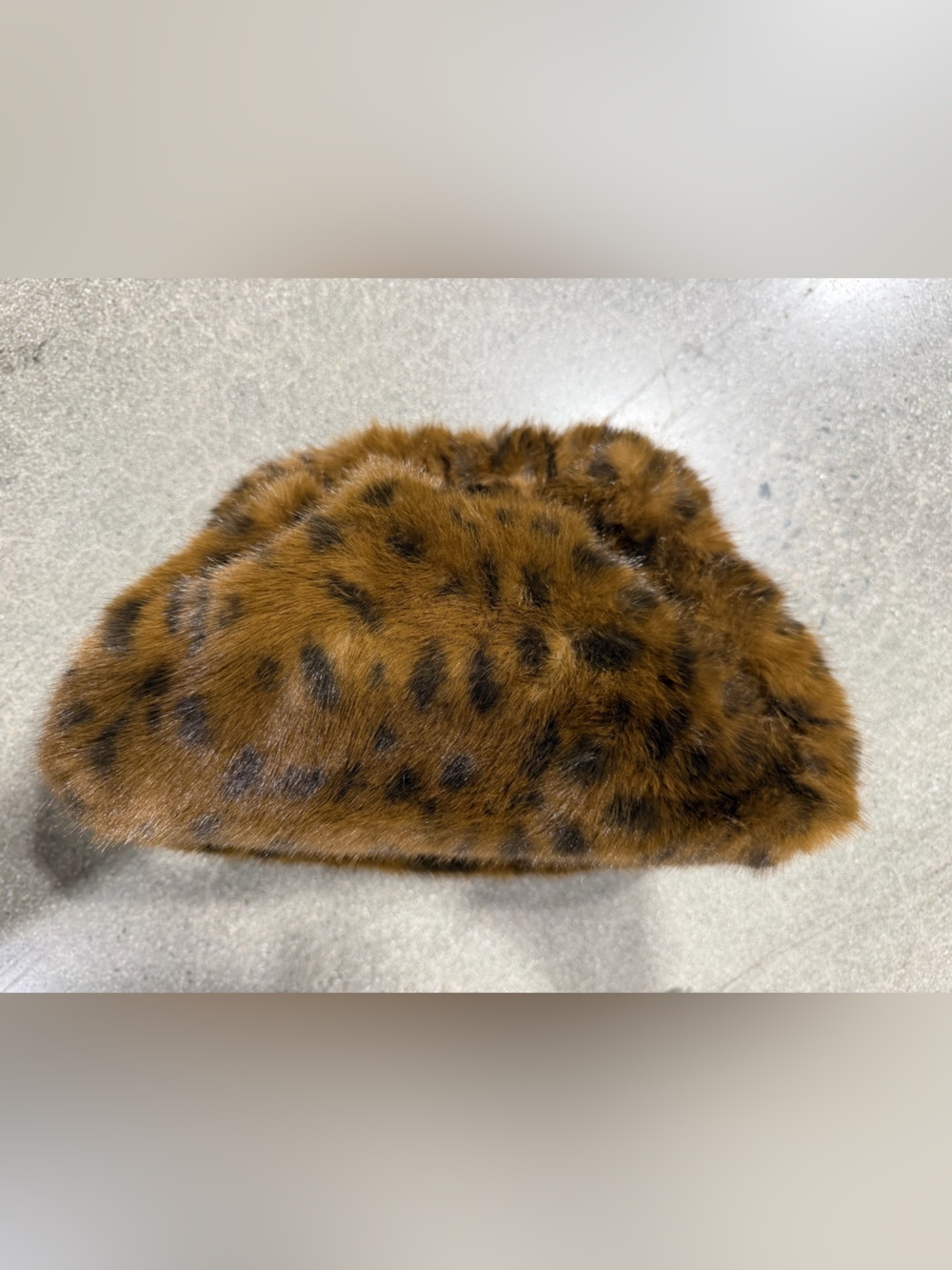 Lux Faux Fur Clutch Bag in SPOTTED PRINT